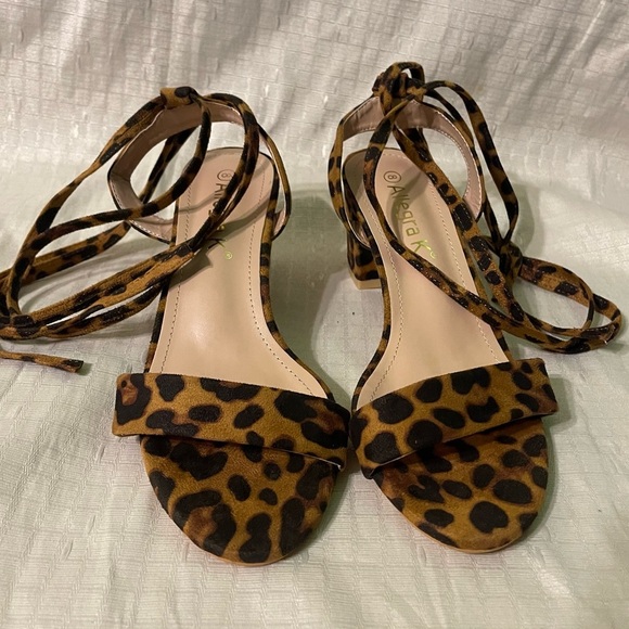 NWOT Leopard Print Strappy Block Heel Sandals - Picture 7 of 12
